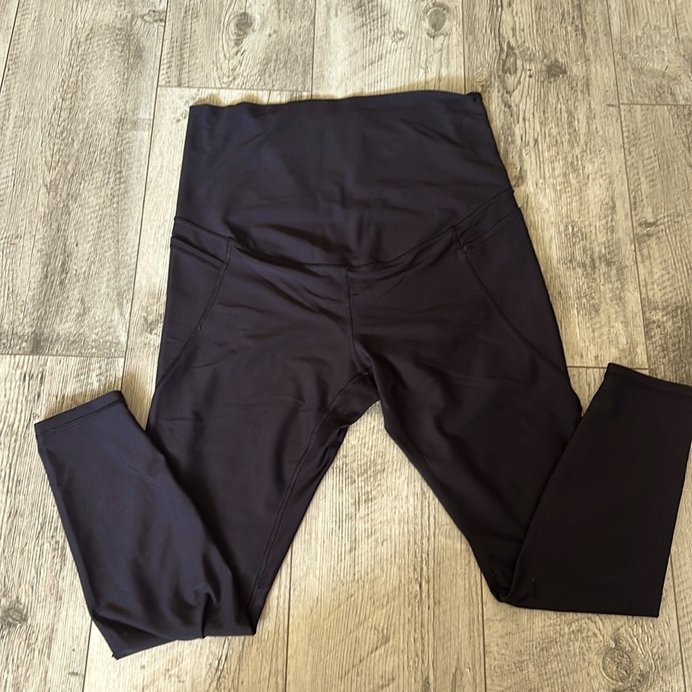 Old Navy Large Maternity Leggings/Yoga pants